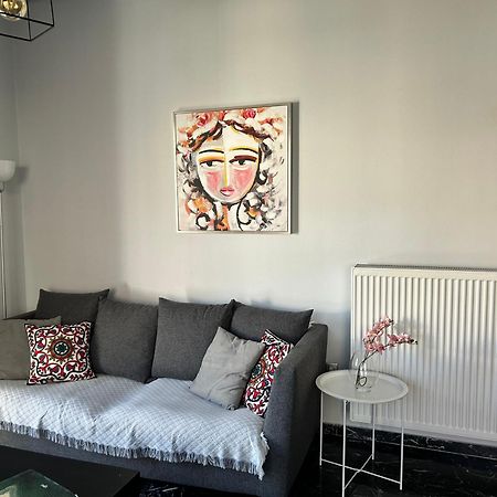 Beautiful Apartment Next To Metro Station Aten Exteriör bild
