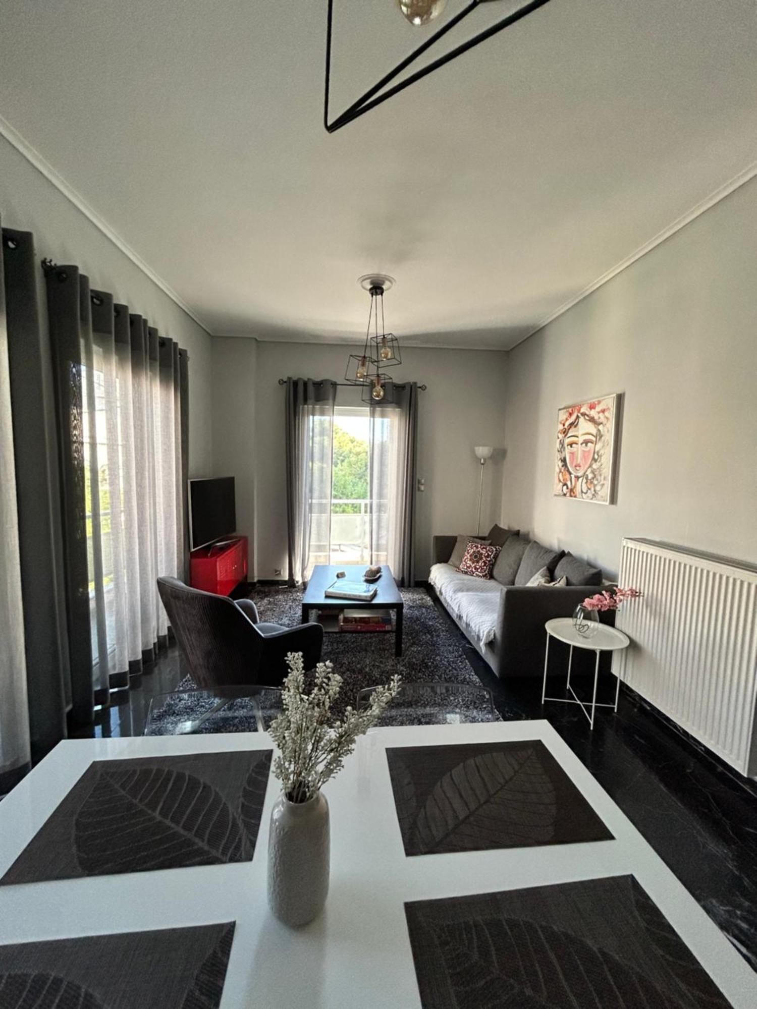 Beautiful Apartment Next To Metro Station Aten Exteriör bild