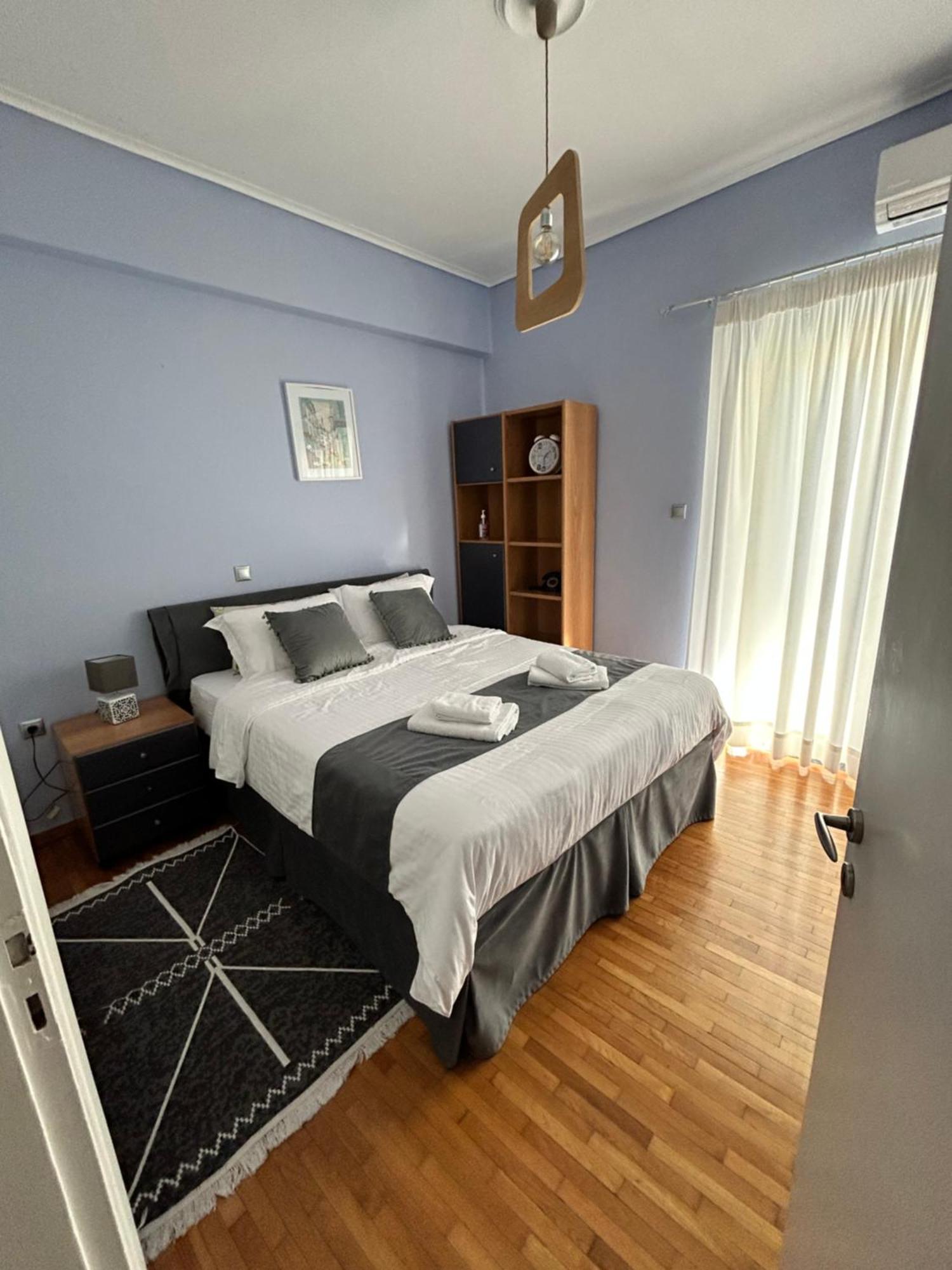 Beautiful Apartment Next To Metro Station Aten Exteriör bild
